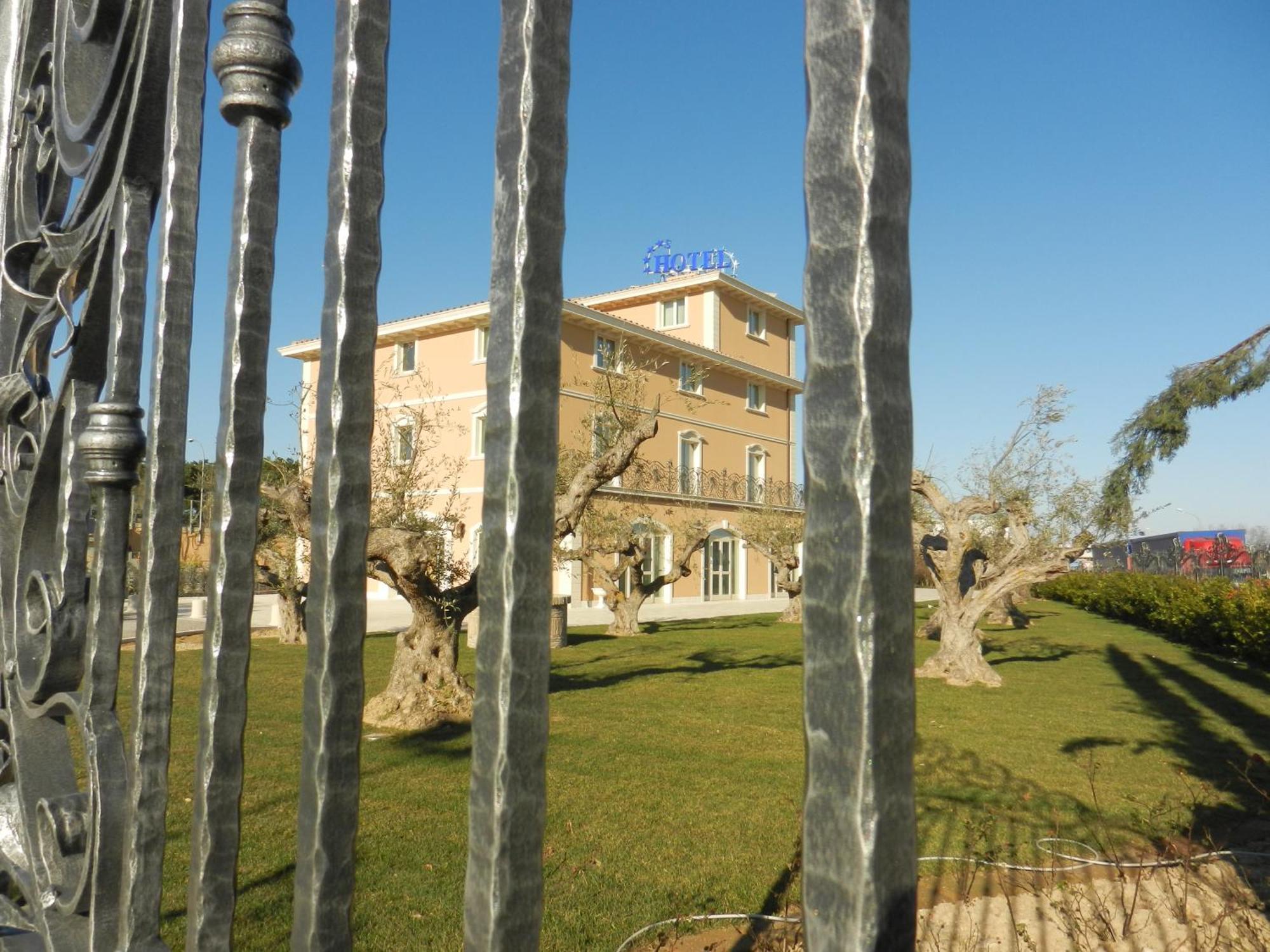 Hotel Villa Michelangelo Città Sant'Angelo Esterno foto