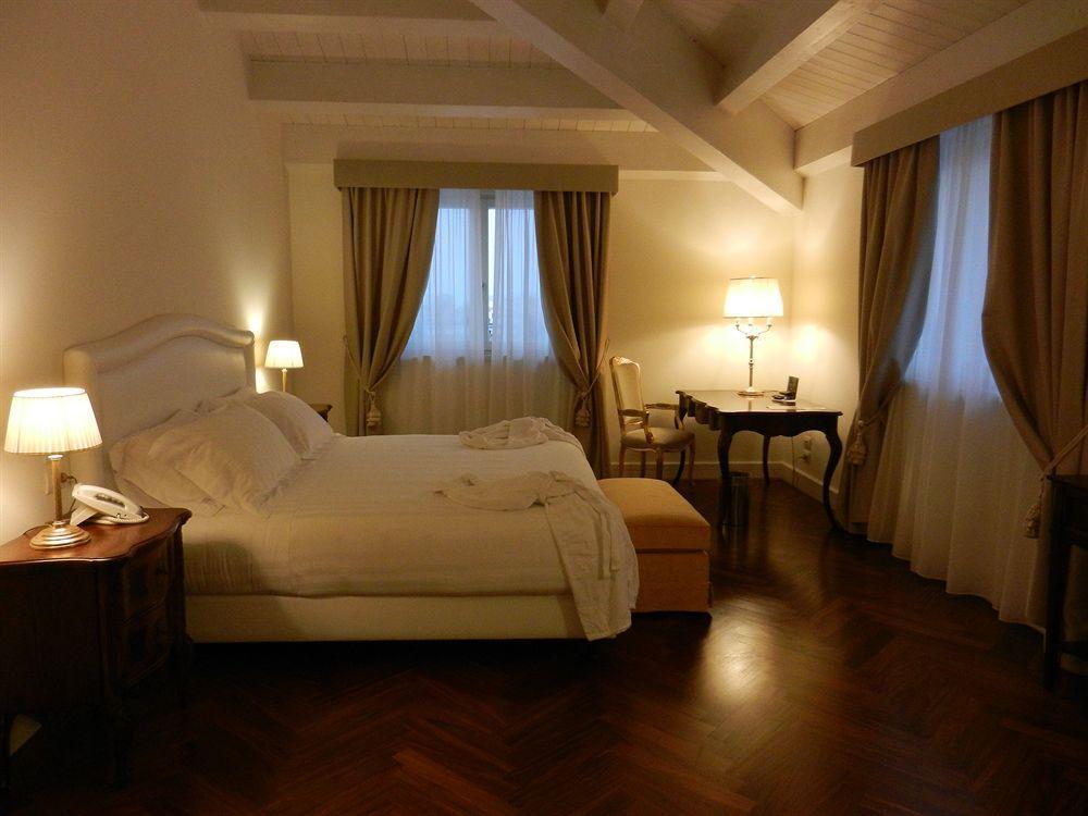 Hotel Villa Michelangelo Città Sant'Angelo Esterno foto