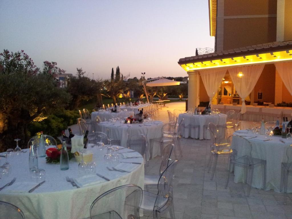 Hotel Villa Michelangelo Città Sant'Angelo Esterno foto