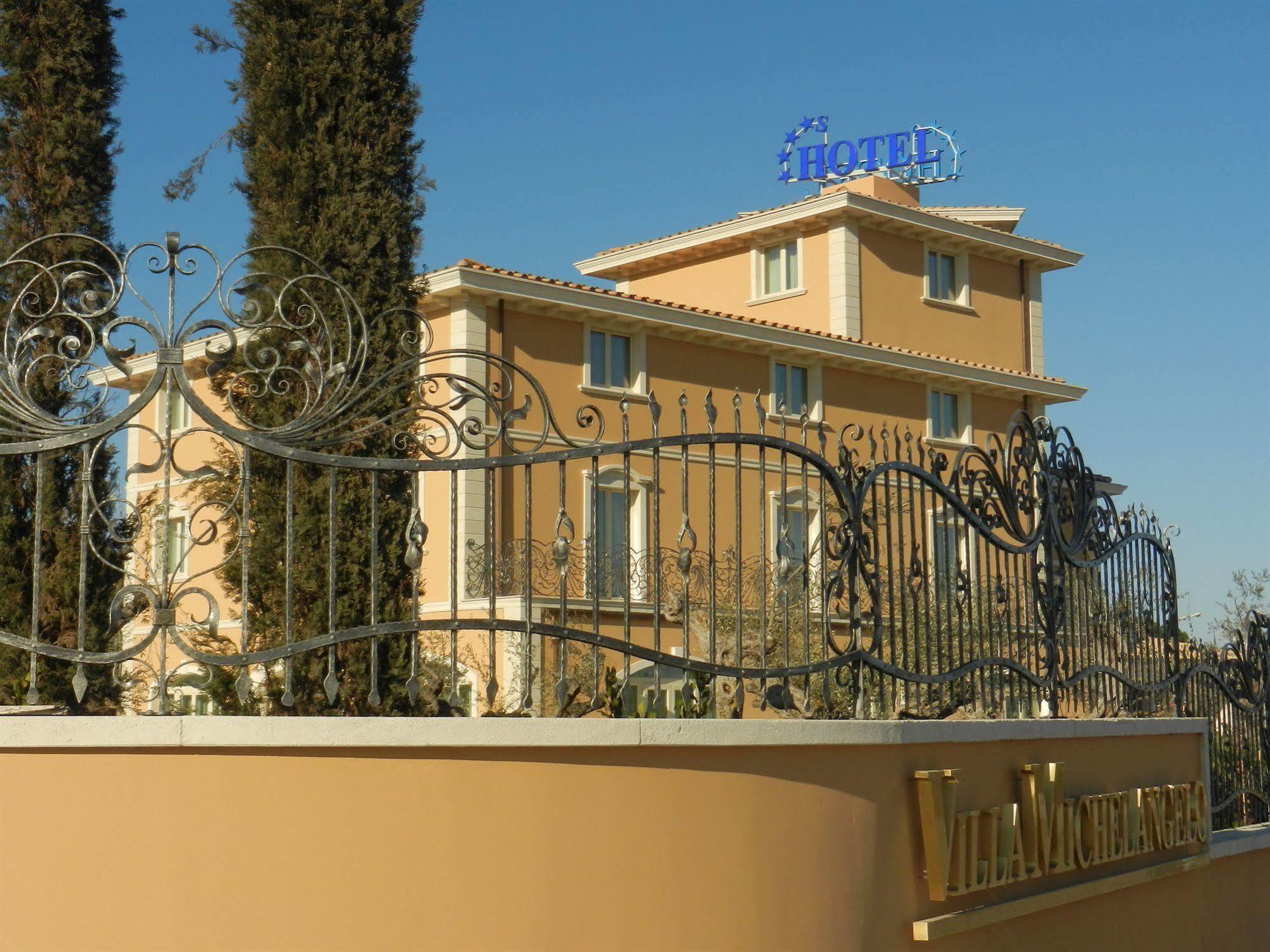 Hotel Villa Michelangelo Città Sant'Angelo Esterno foto